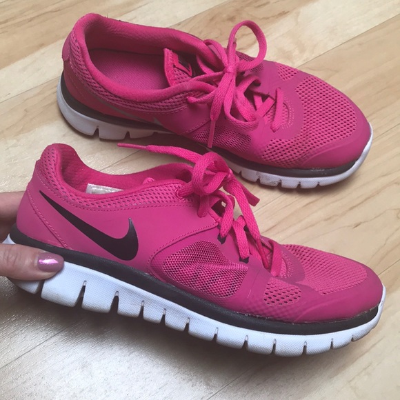 Nike pink sneakers - Picture 1 of 3